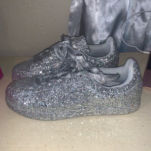 Brand new size 7 glitter sneakers